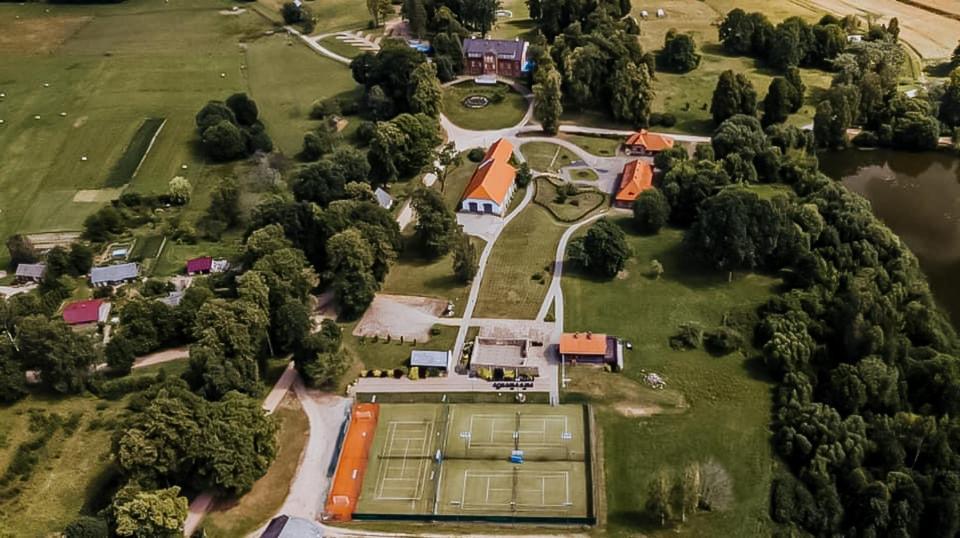 Piena Muiza - Berghof Hotel & Spa Sieksate 外观 照片